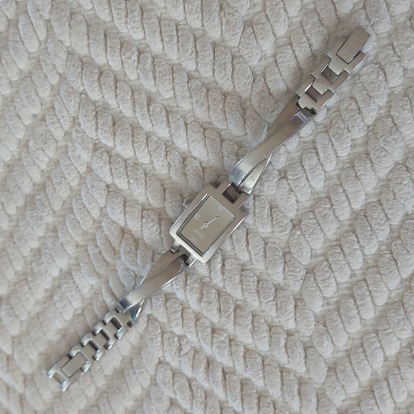 🥳 TRADED! DKNY Crosswalk Stainless Steel Watch - Picture 4 of 8